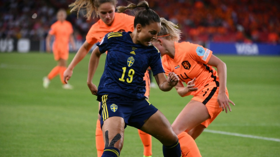 Niederl&auml;nderinnen k&auml;mpfen sich gegen Schweden zur&uuml;ck