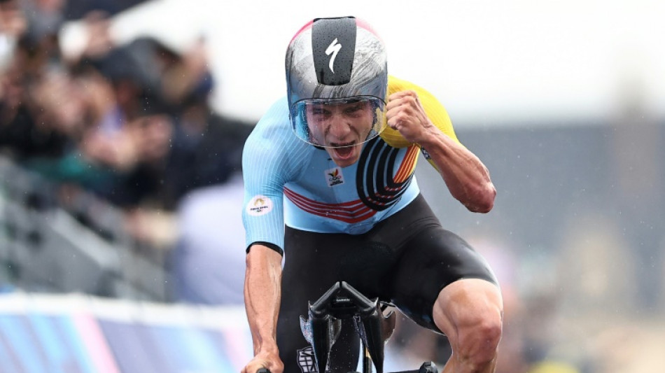 Belga Remco Evenepoel ganha ouro ol&iacute;mpico no ciclismo contrarrel&oacute;gio