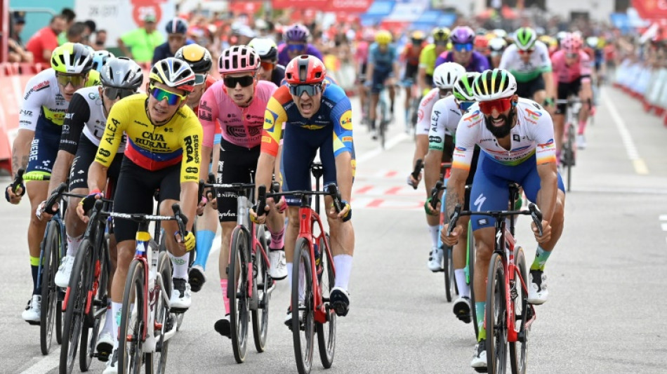 Soupe snatches Vuelta stage seven win, Martinez still leads