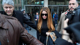 Shakira enflamme la toile en r&eacute;glant, en chanson, ses comptes avec son ex