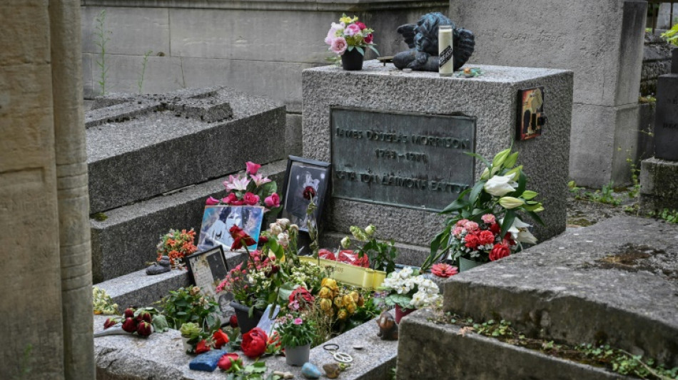 Hallan el busto de la tumba de Jim Morrison robado en Par&iacute;s en 1988