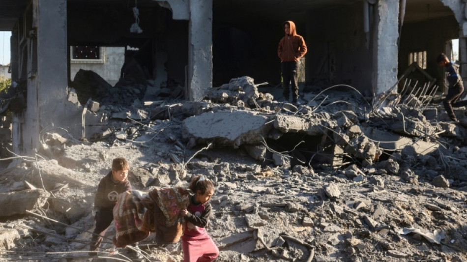Bombardeos israel&iacute;es dejan al menos 30 muertos en Gaza y se reanudan las negociaciones para una tregua
