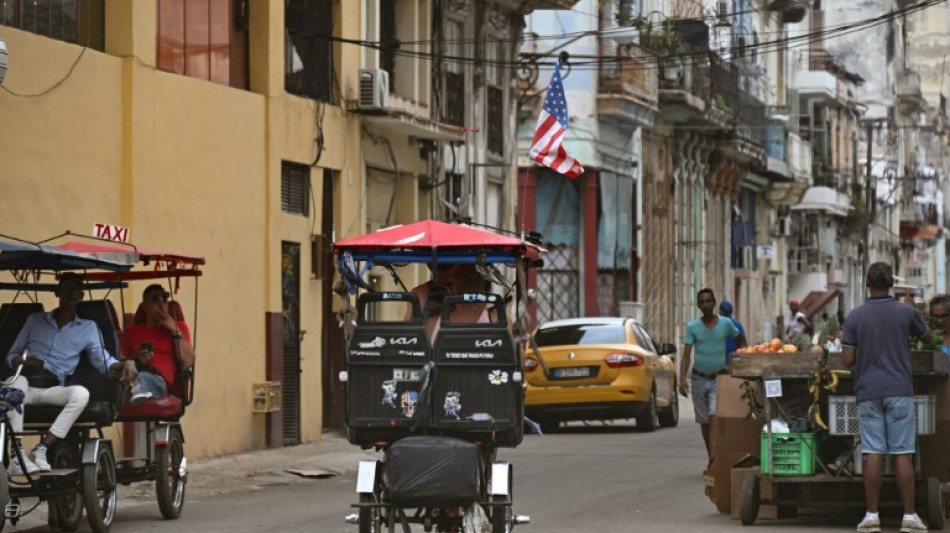 Cuba promete liberar a 553 presos despu&eacute;s de que EEUU aligerara sanciones