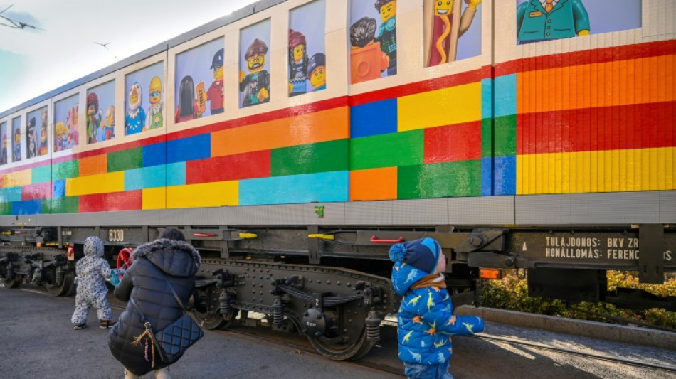 El artista h&uacute;ngaro que asombra con sus megaconstrucciones Lego