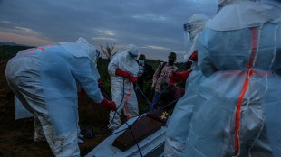 Tumultos em hospitais e enterros na zona zero do ebola na RDC