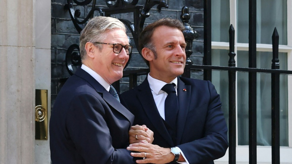 França e Reino Unido anunciam acordo sobre 'projeto piloto' de intercâmbio de migrantes