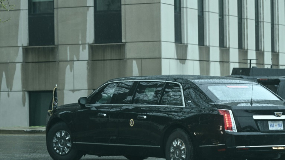 Trump se somete a un chequeo m&eacute;dico