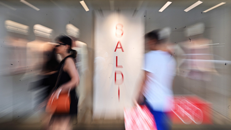 La neuroscienza, 'Il segreto dei saldi? Ci fanno sentire meglio'