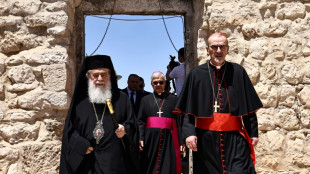 Des hauts dignitaires chr&eacute;tiens &agrave; Gaza apr&egrave;s des tirs isra&eacute;liens meurtriers sur une &eacute;glise