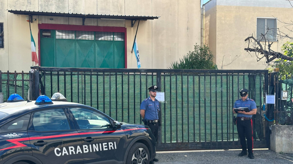 Precipita dal tetto di un capannone, muore operaio vicino Roma