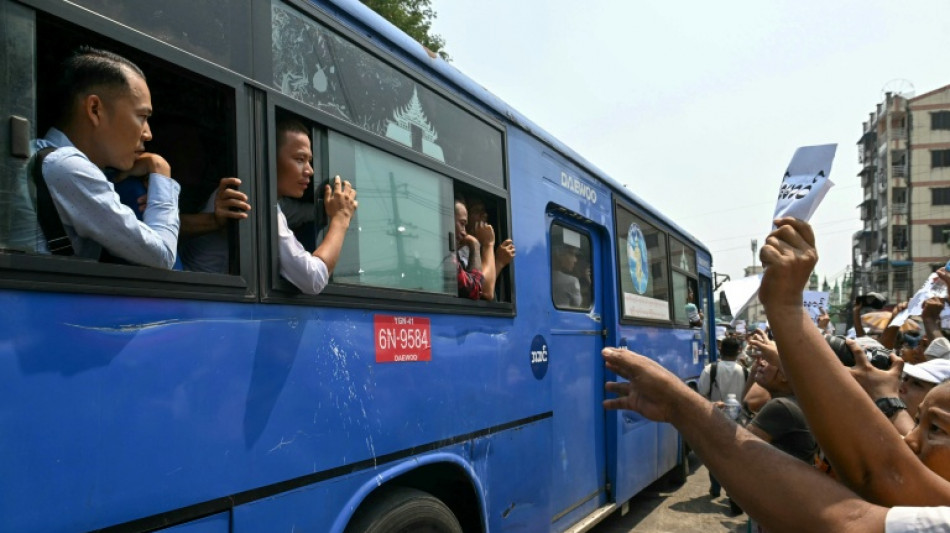 El expresidente de Birmania es indultado, la pena de la Nobel de la Paz Suu Kyi reducida