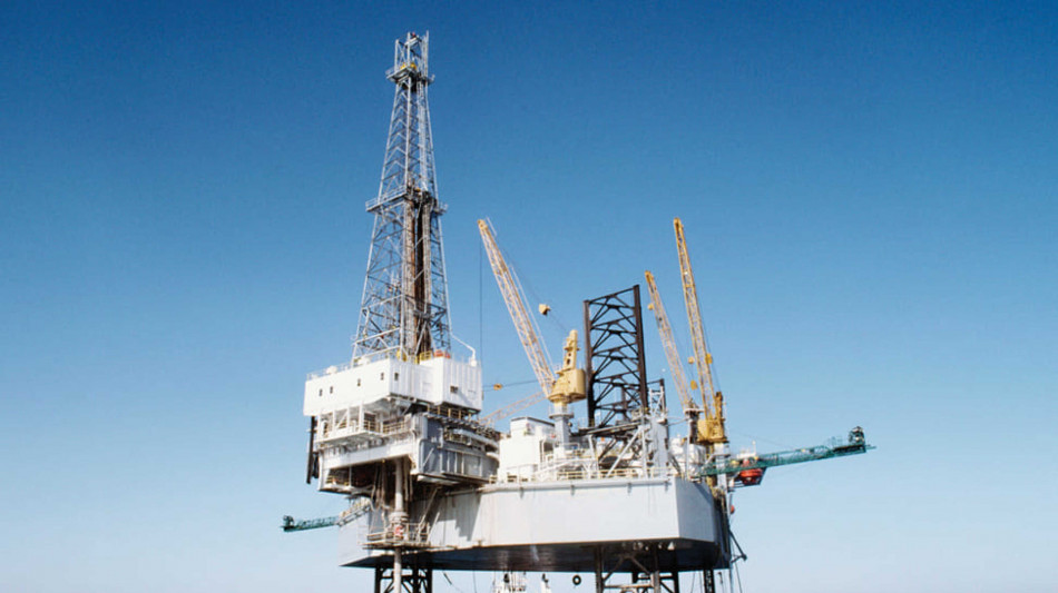 Il petrolio in rialzo a New York a 64,15 dollari