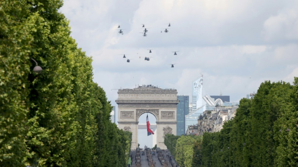Frankreich demonstriert bei Militärparade Einsatzbereitschaft