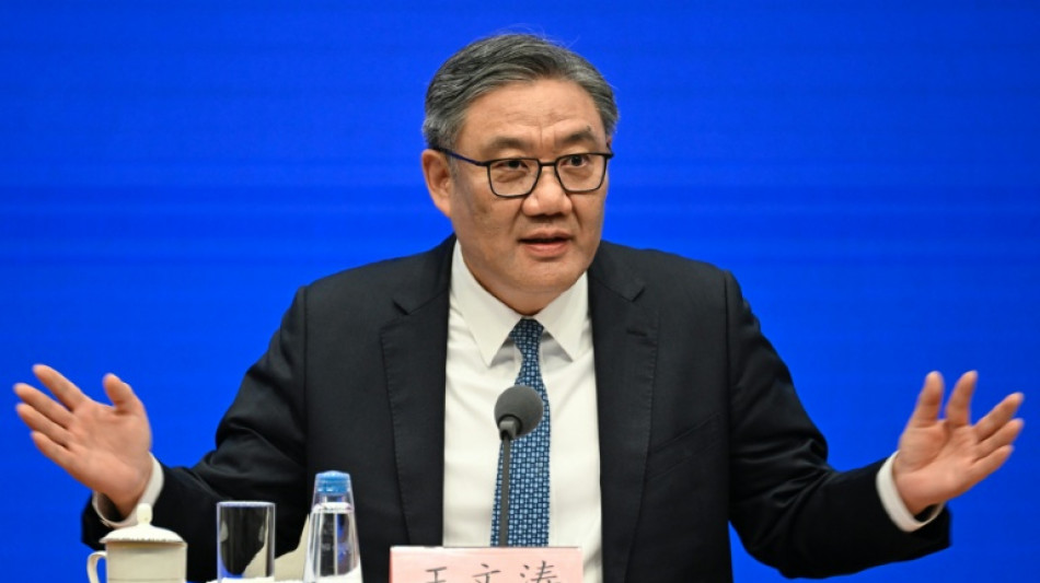 La economía china enfrenta "una situación muy grave y compleja", dice su ministro de Comercio