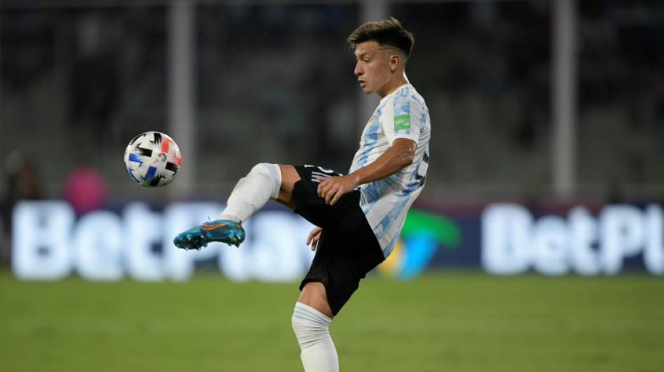 Martinez completes transfer from Ajax to Man Utd in &pound;56.7 million deal