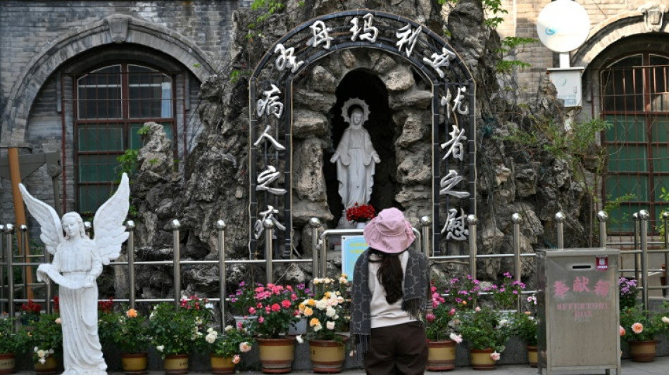 Cat&oacute;licos chinos en duelo por la muerte del papa se preguntan por el futuro de la iglesia