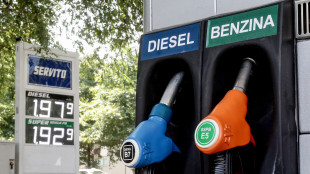 Prezzo del petrolio in ribasso, Wti scambiato a 80,36 dollari
