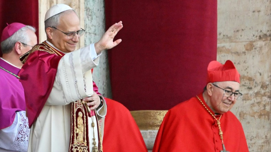 Neuer Papst Leo XIV. zelebriert Messe in Sixtinischer Kapelle