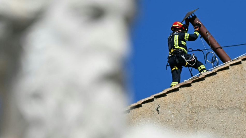 Se aceleran los trabajos para preparar la Capilla Sixtina antes del c&oacute;nclave en el Vaticano
