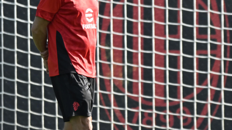 Milan: Allegri, lavoriamo bene e qualità Leao straordinarie