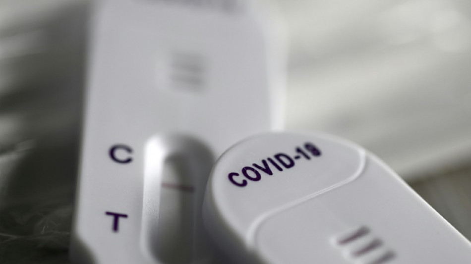 Covid: les infections r&eacute;p&eacute;t&eacute;es multiplient le risque de probl&egrave;mes de sant&eacute;, souligne une &eacute;tude