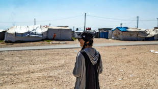 Francia repatria a tres mujeres y diez ni&ntilde;os desde campos yihadistas en Siria