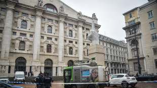 Borsa: Milano peggiora (-1,7%), effetto inflazione, pesa Ferragamo