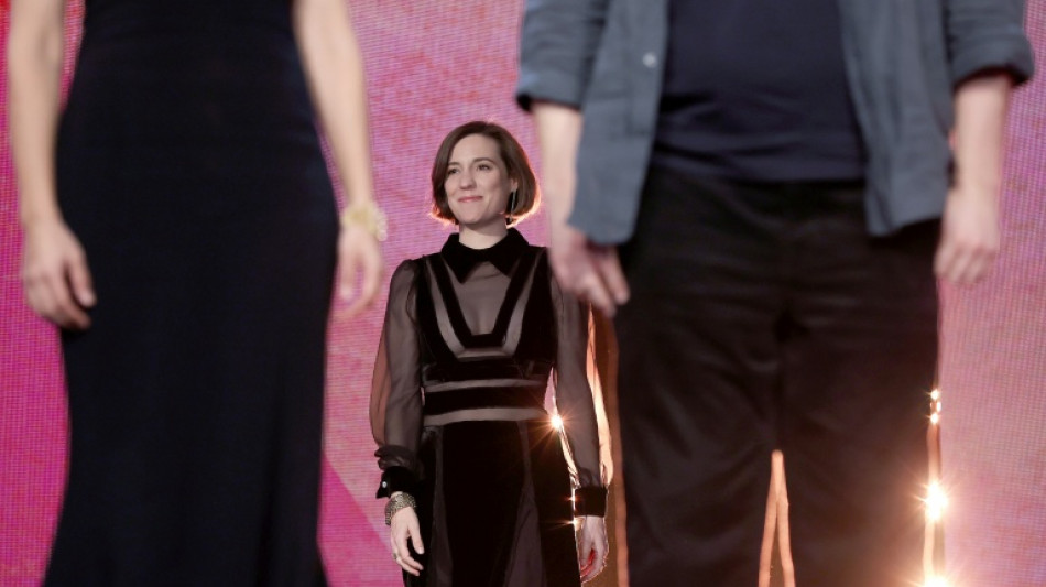 Los espa&ntilde;oles Carla Sim&oacute;n y Oliver Laxe y el brasile&ntilde;o Kleber Mendon&ccedil;a Filho compiten en Cannes