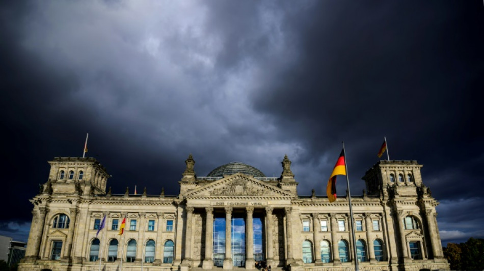 Union will h&auml;ufigeres Absingen der Nationalhymne und mehr Deutschlandfahnen