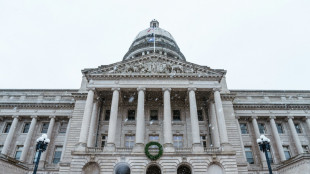 Capit&oacute;lios de seis estados s&atilde;o evacuados nos EUA ap&oacute;s amea&ccedil;as de bomba