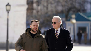 Biden sagt Selenskyj bei Besuch in Kiew weitere Waffenlieferungen zu