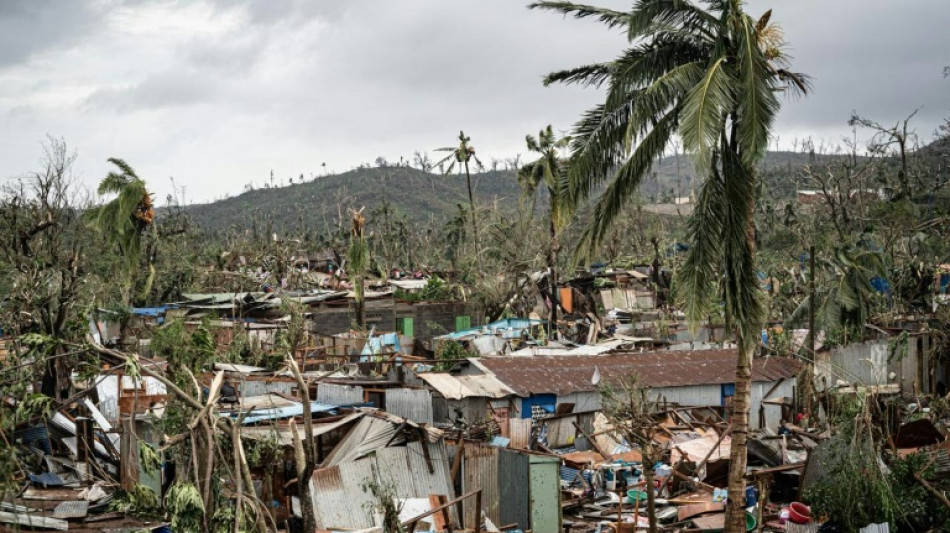 Francia impondr&aacute; toque de queda nocturna en "devastada" Mayotte