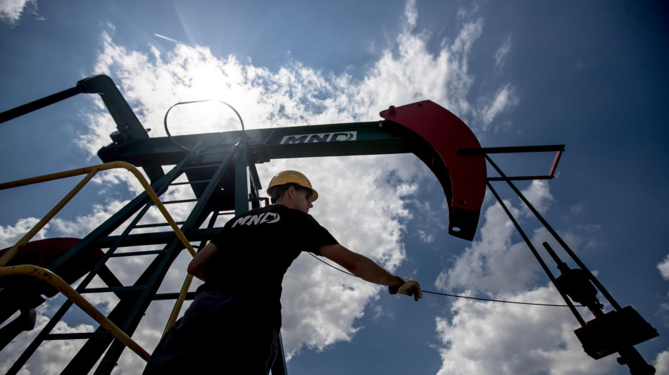 Il petrolio in calo a New York a 65,87 dollari