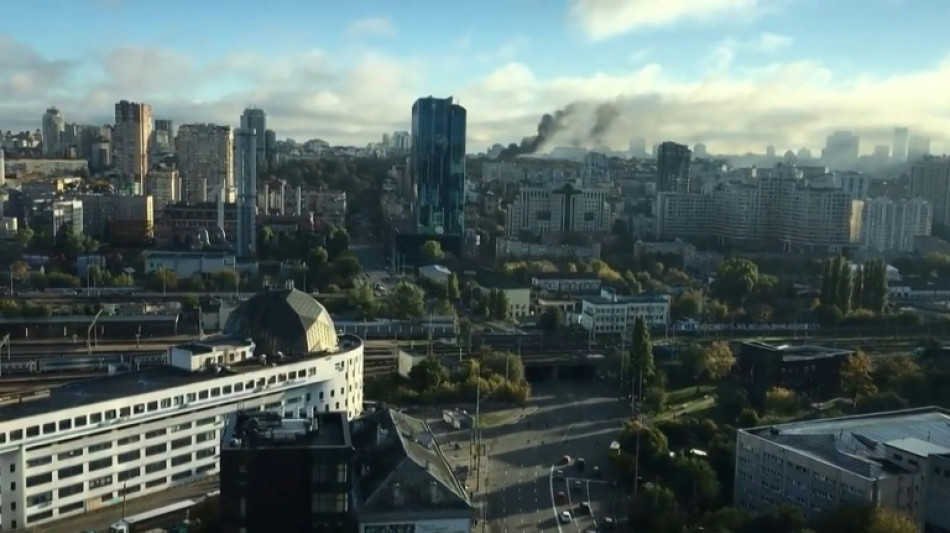 L'Ukraine subit des bombardements russes d'ampleur, le B&eacute;larus annonce un d&eacute;ploiement de troupes