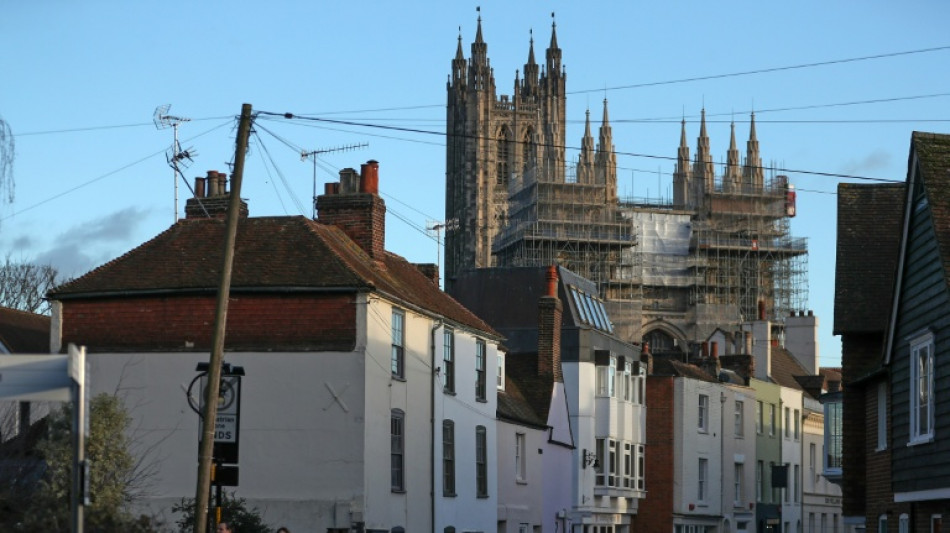 Aumentan a 20 los casos sospechosos de meningitis en el Reino Unido en un brote "sin precedentes"