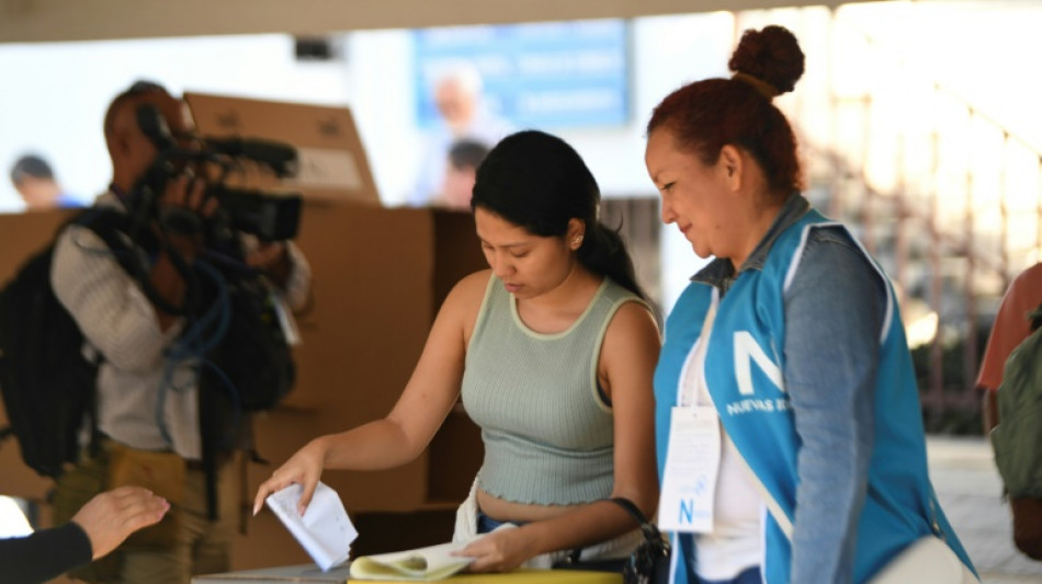 El Salvador vai &agrave;s urnas e mede popularidade esmagadora de Bukele