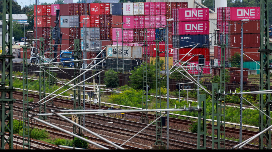 Trump, 'con l'Ue stiamo discutendo, penso che andrà bene'