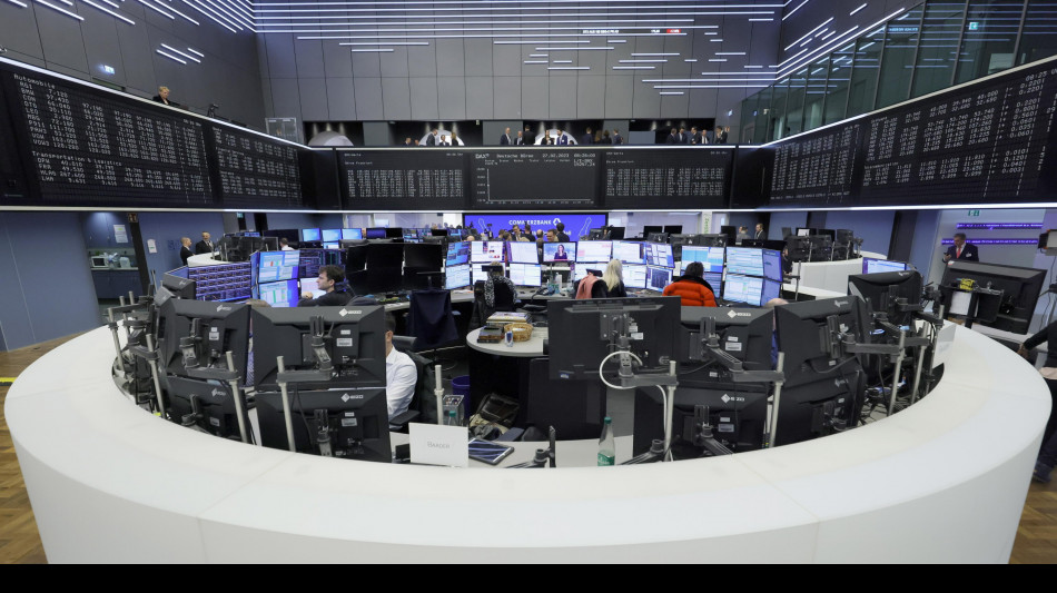 Borsa: in Europa chiusure in rialzo, ignora i dazi
