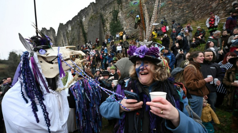 Les Britanniques renouent avec une b&eacute;n&eacute;diction pa&iuml;enne des pommiers, le "wassailing"