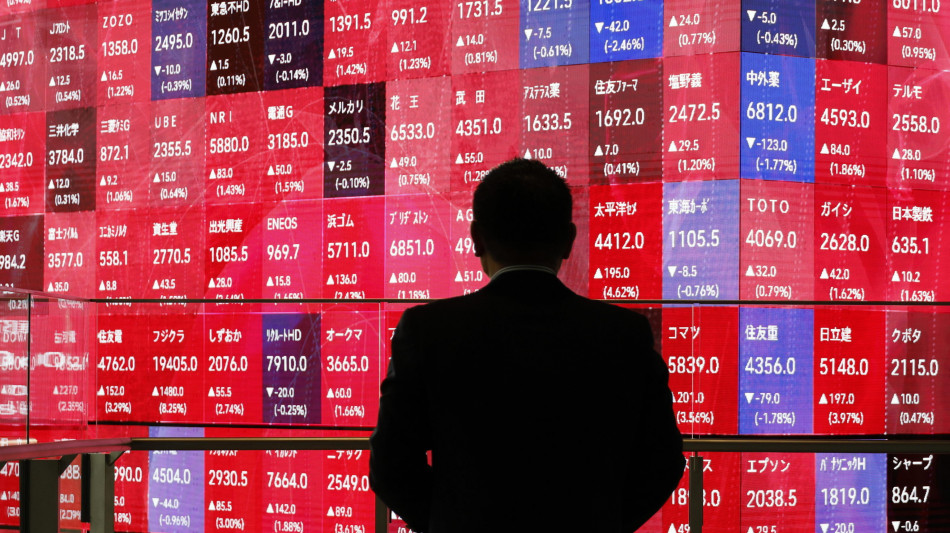 Borsa: Tokyo, apertura in ribasso (-0,39%)
