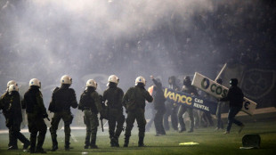 Campeonato Grego ser&aacute; disputado sem torcida at&eacute; 12 de fevereiro ap&oacute;s casos de viol&ecirc;ncia