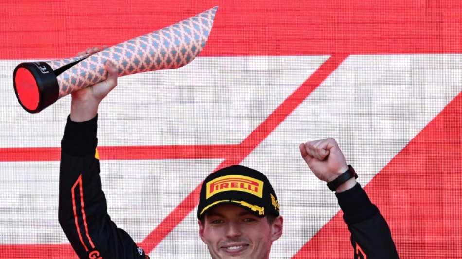 Verstappen gana en Bak&uacute; ante nuevos infortunios de Leclerc y Ferrari
