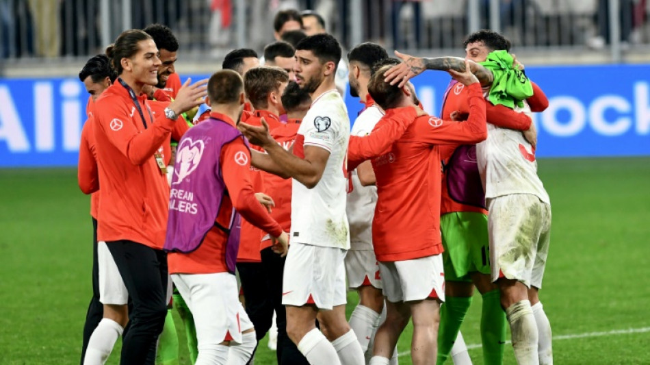 Turquia vence Cro&aacute;cia e assume lideran&ccedil;a do grupo; Alb&acirc;nia bate Rep&uacute;blica Tcheca