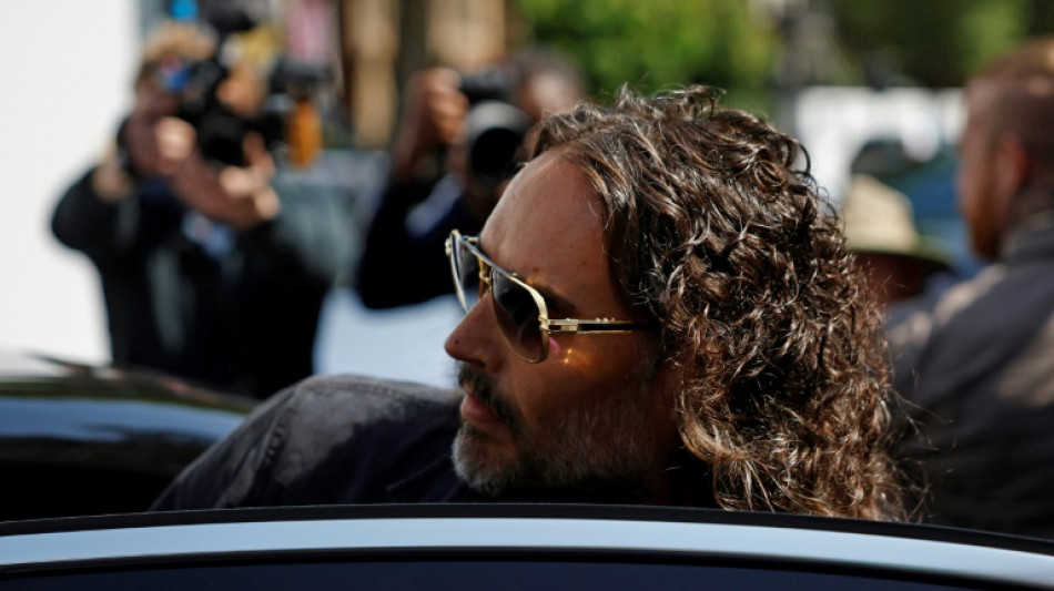 El actor brit&aacute;nico Russell Brand deber&aacute; comparecer ante un tribunal penal por acusaciones de violaci&oacute;n