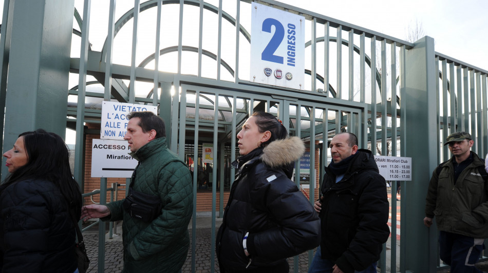 Stellantis, Mirafiori Carrozzeria si ferma fino all'11 ottobre