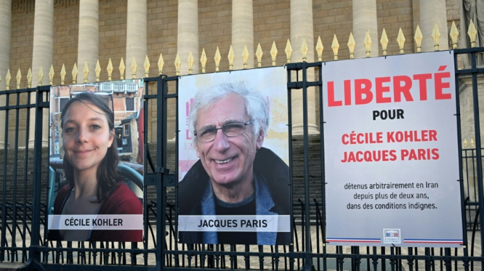 Premi&egrave;res heures de semi-libert&eacute; pour Kohler et Paris &agrave; l'ambassade de France &agrave; T&eacute;h&eacute;ran