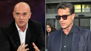 Dopo la diffida di Mediaset cancellata puntata del format di Corona