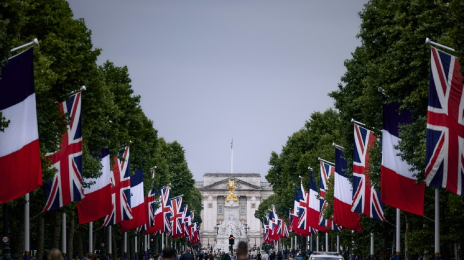 Pompe royale pour Macron à l'entame de sa visite d'Etat au Royaume-Uni