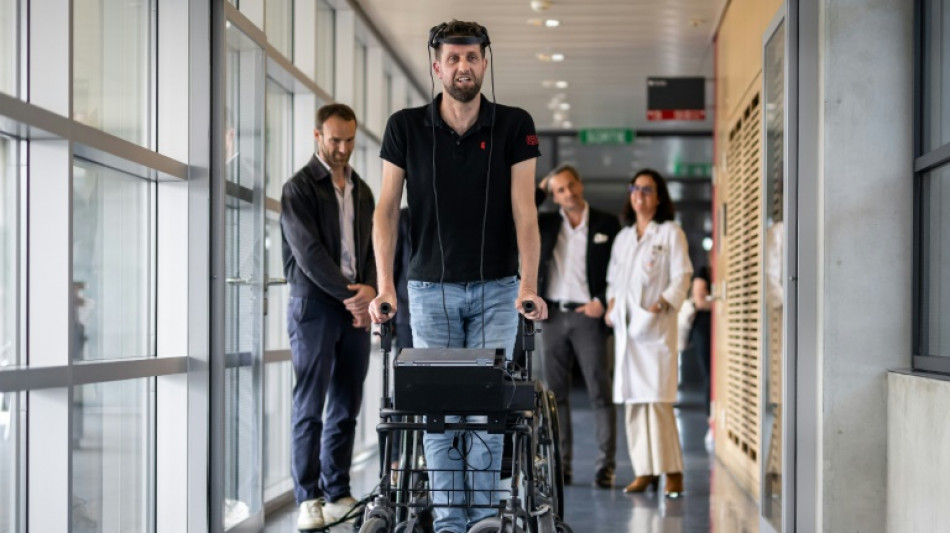 Gr&acirc;ce au couplage de deux technologies, un parapl&eacute;gique retrouve le contr&ocirc;le de la marche
