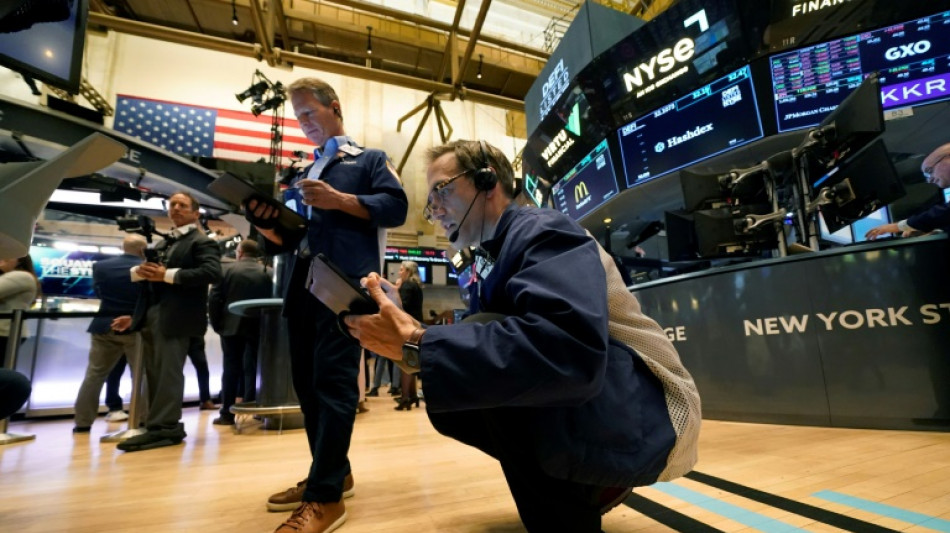 Wall Street en l&eacute;ger retrait avant la Fed